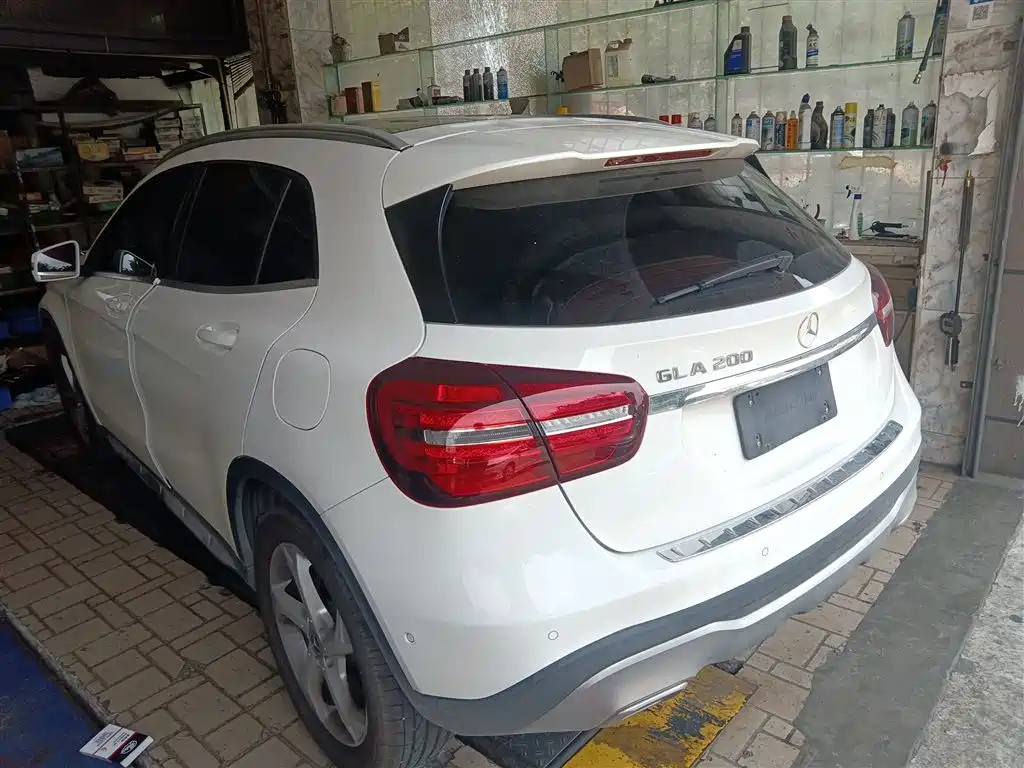 Mercedes-Benz GLA 2018 — фото 23