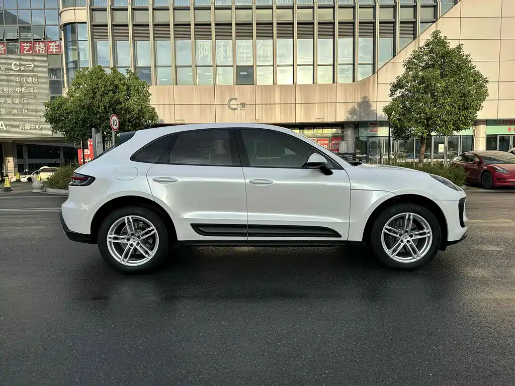Porsche Macan 2024 — фото 7