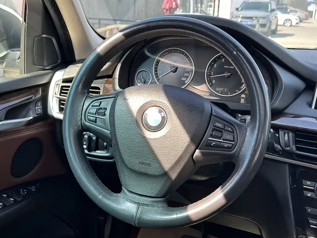 BMW X5 2015 — фото 15