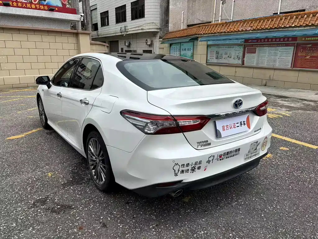 Toyota Camry 2018 — фото 6