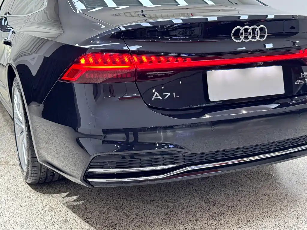 Audi A7L 2023 — фото 33
