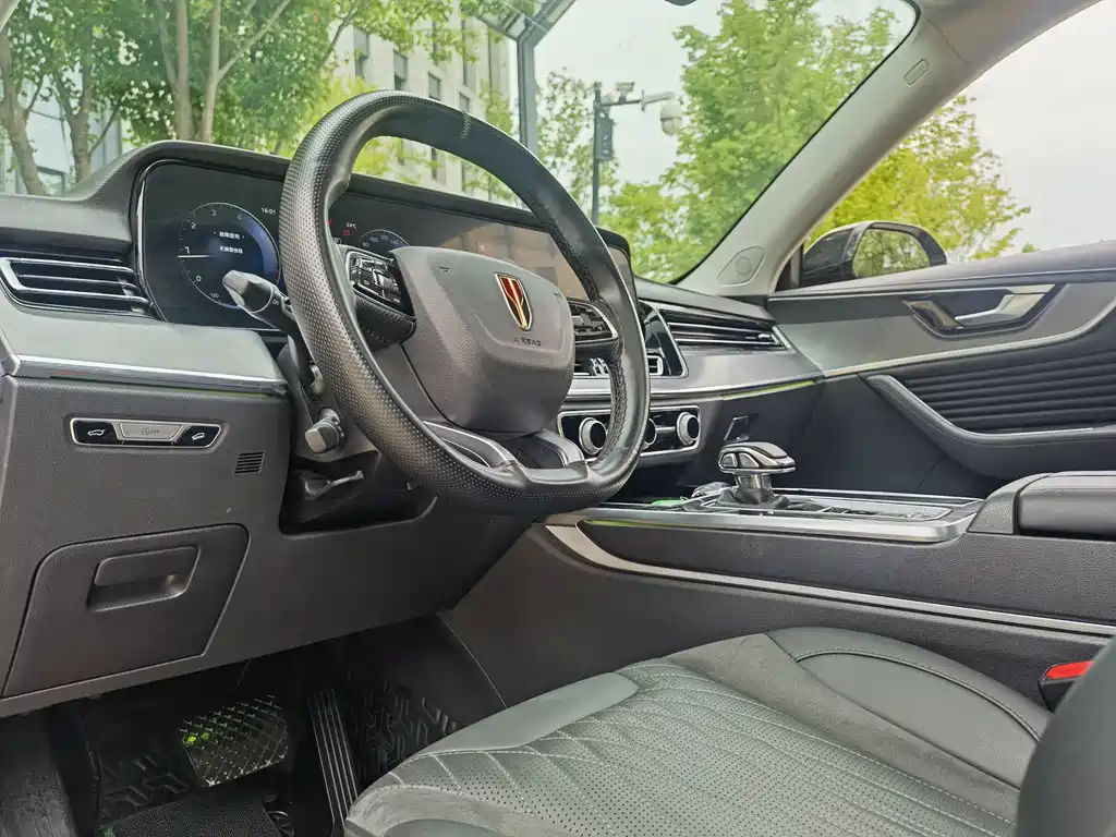 Hongqi HS5 2024
