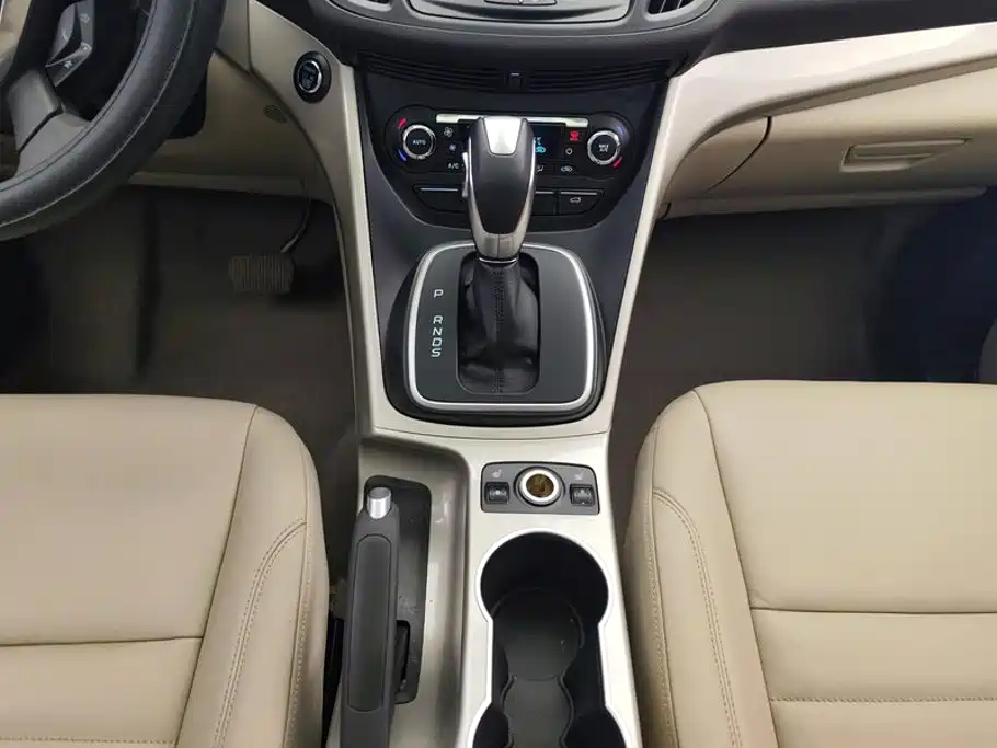 Ford Kuga 2014 — фото 16