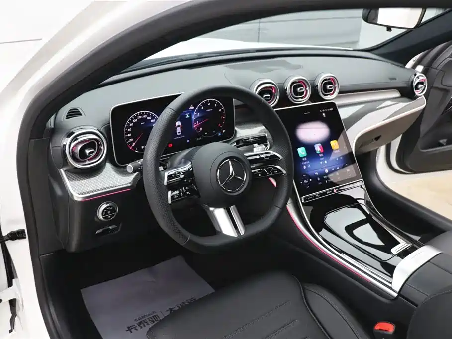 Mercedes-Benz C-Class 2025 — фото 12