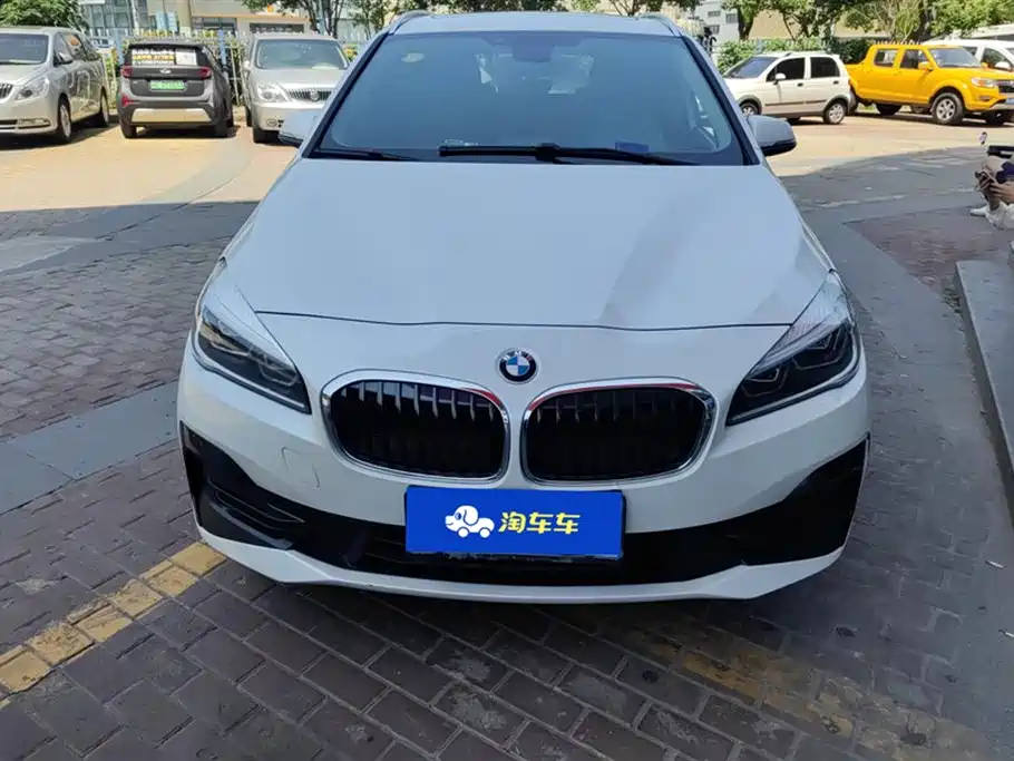 BMW 2 Series Active Tourer 2019 — фото 2