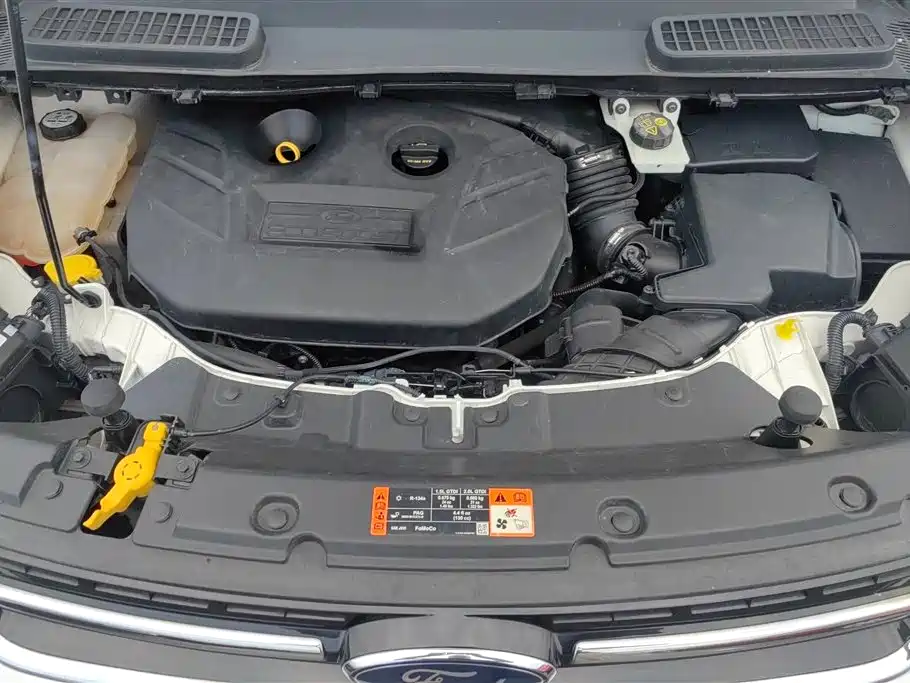 Ford Kuga 2015 — фото 10