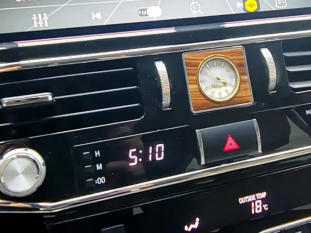 Toyota Land Cruiser 2020 — фото 10