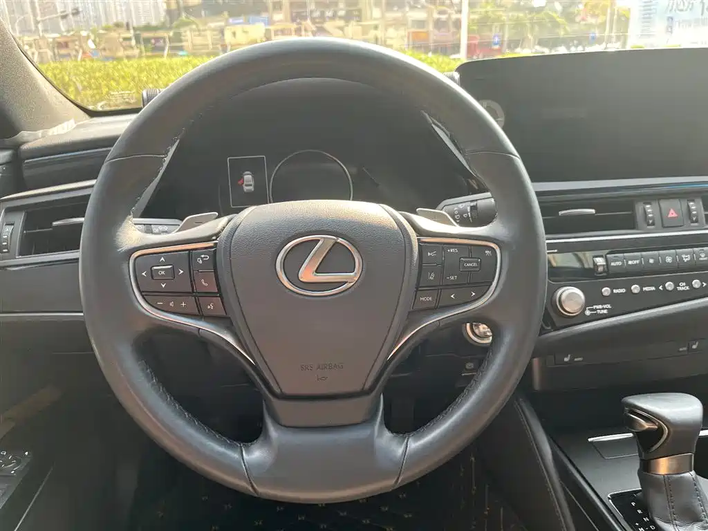 Lexus ES 2022 — фото 15