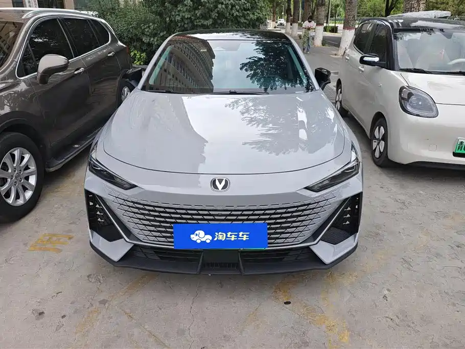Changan UNI-V iDD 2023 — фото 2