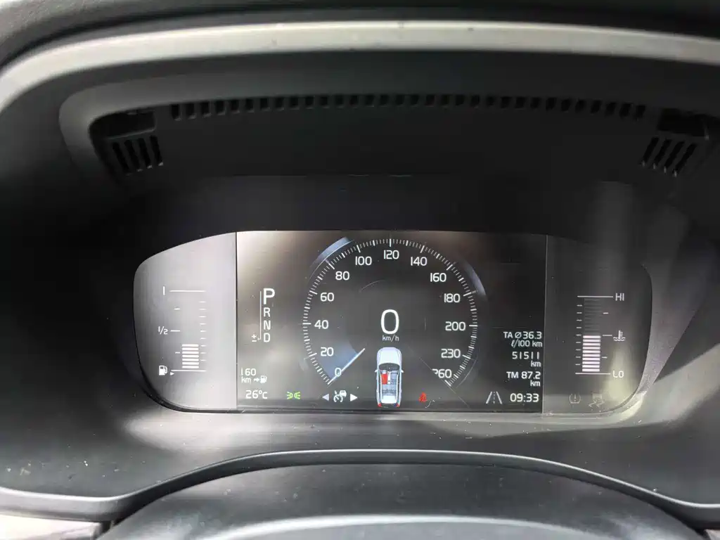 Volvo XC60 2018 — фото 10