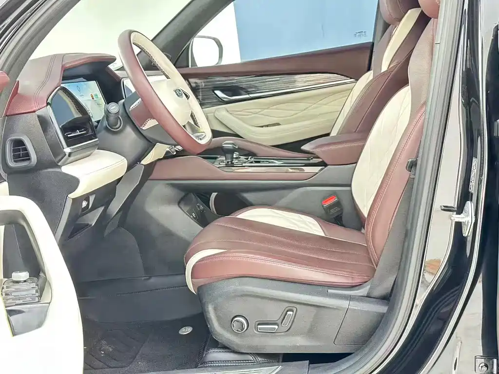 Geely Xingyue L 2022