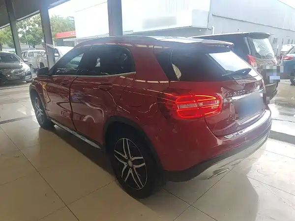 Mercedes-Benz GLA 2015