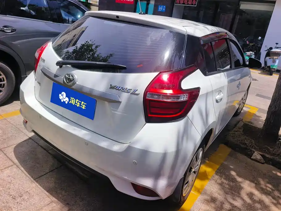 Toyota Yaris L 2020 — фото 3
