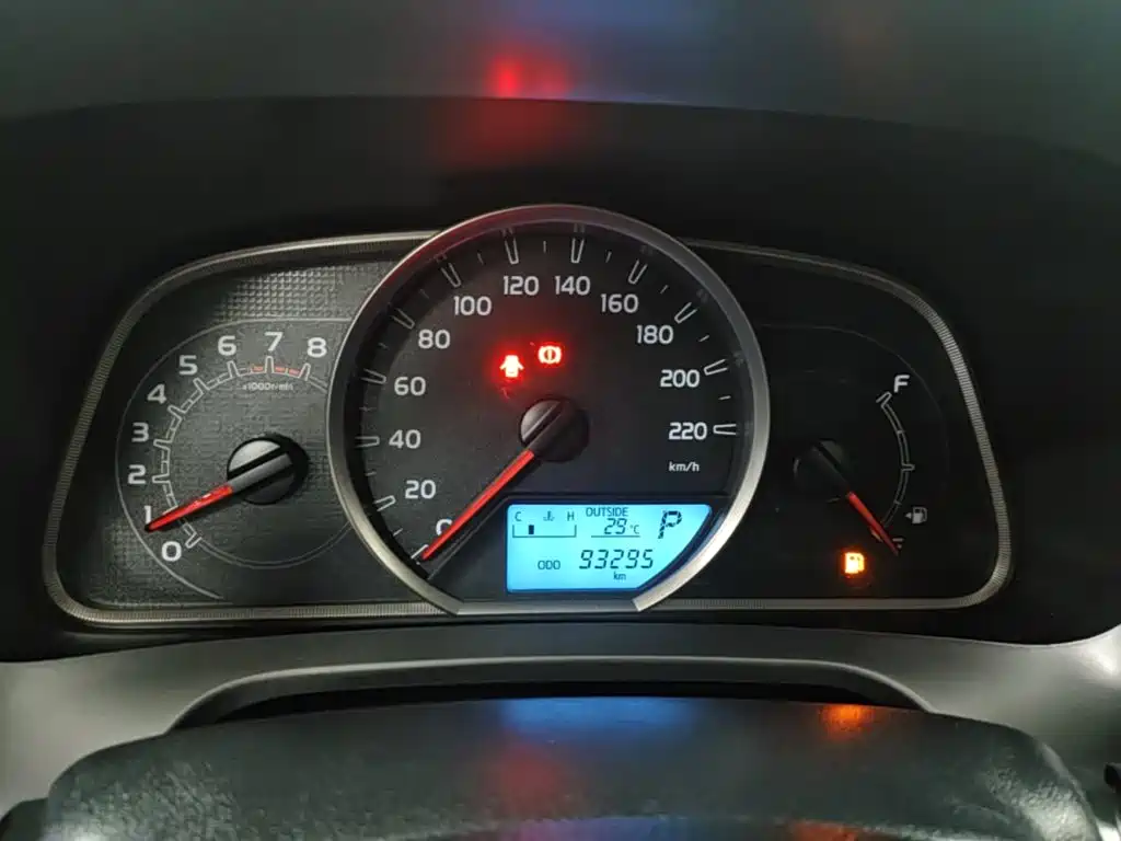 Toyota RAV4 2017 — фото 12