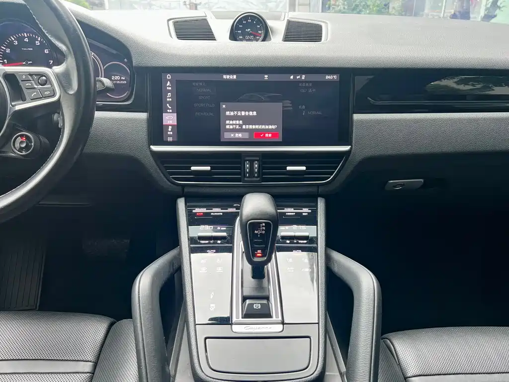 Porsche Cayenne 2019 — фото 17