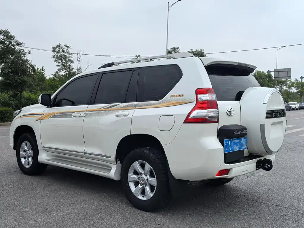 Toyota Prado 2014 — фото 12