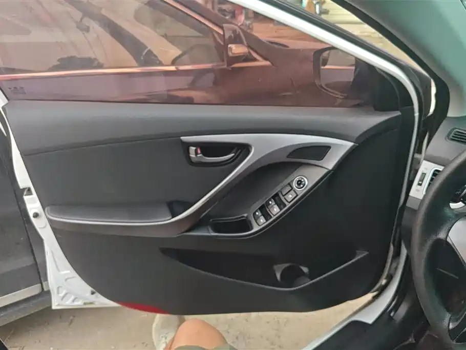 Hyundai Elantra Langdong 2017 — фото 7
