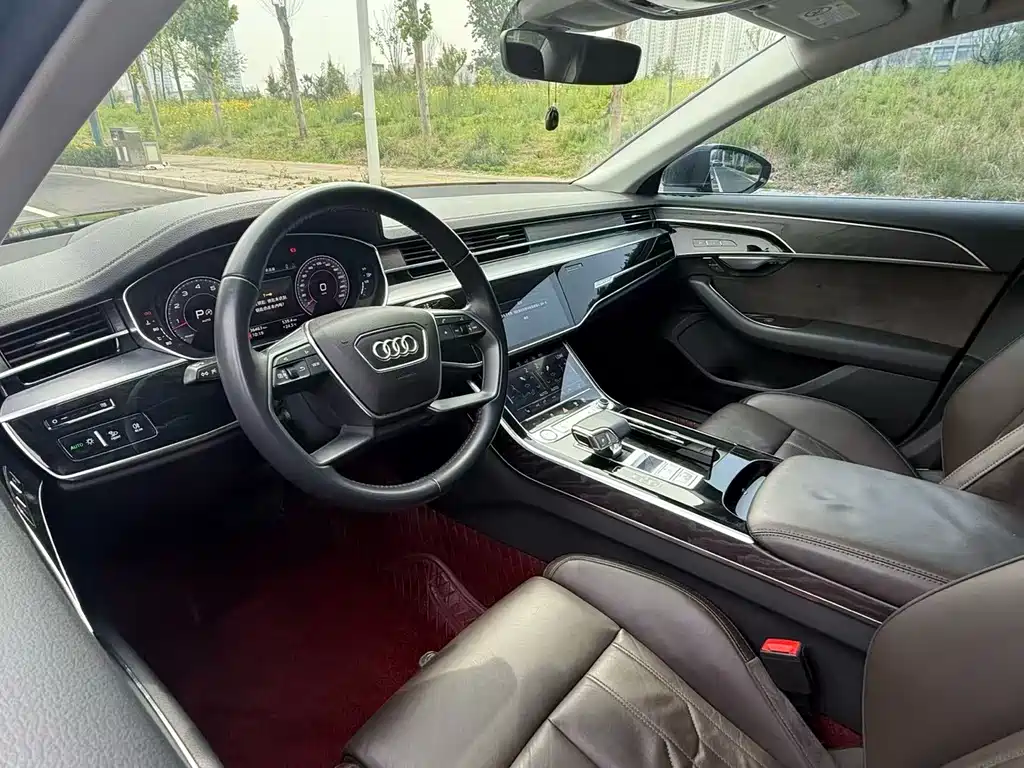 Audi A8 2020 — фото 29
