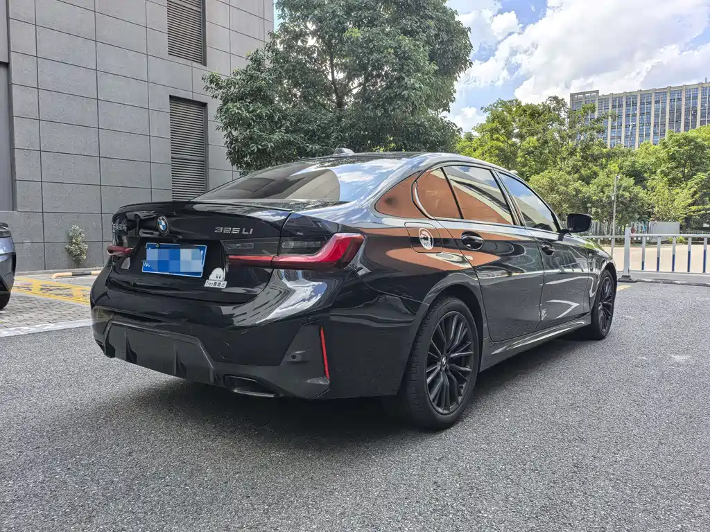 BMW 3 Series 2023 — фото 18