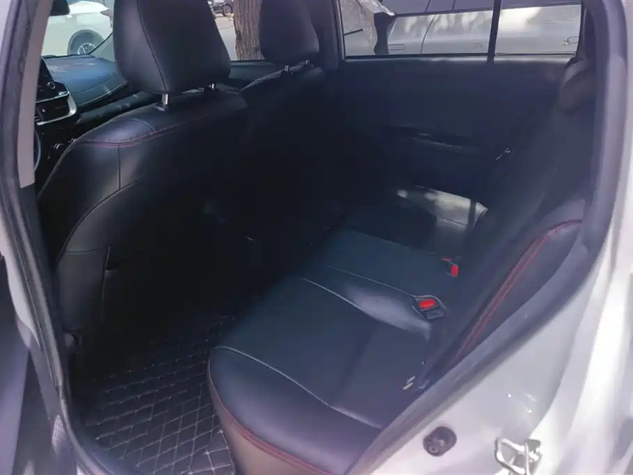 Toyota Yaris L 2020 — фото 11