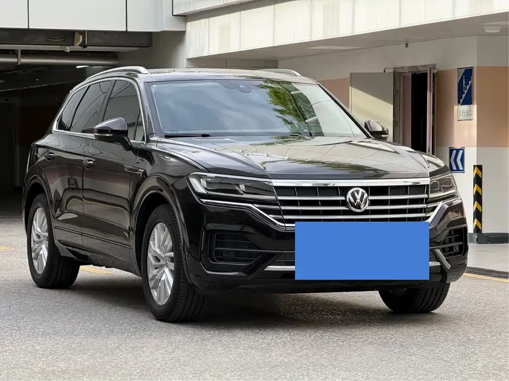 Volkswagen Touareg 2023 — фото 3