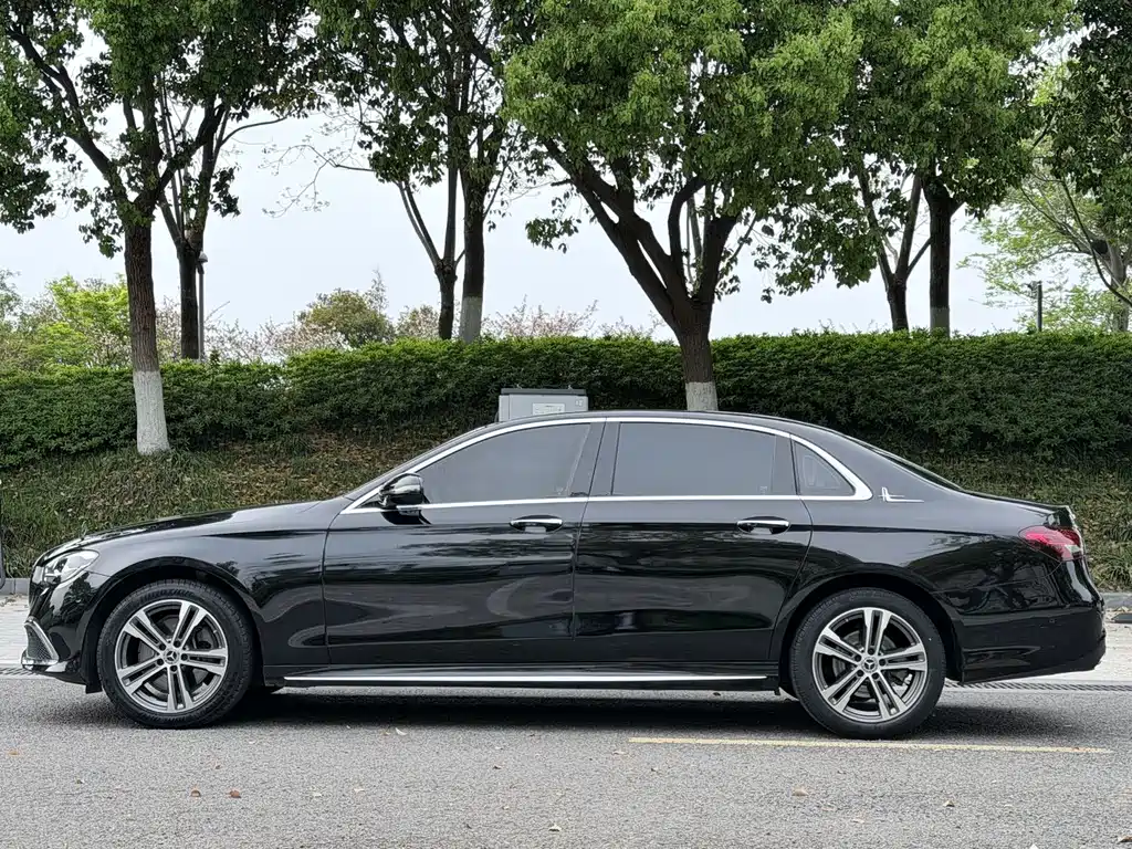 Mercedes-Benz E-Class 2022 — фото 4