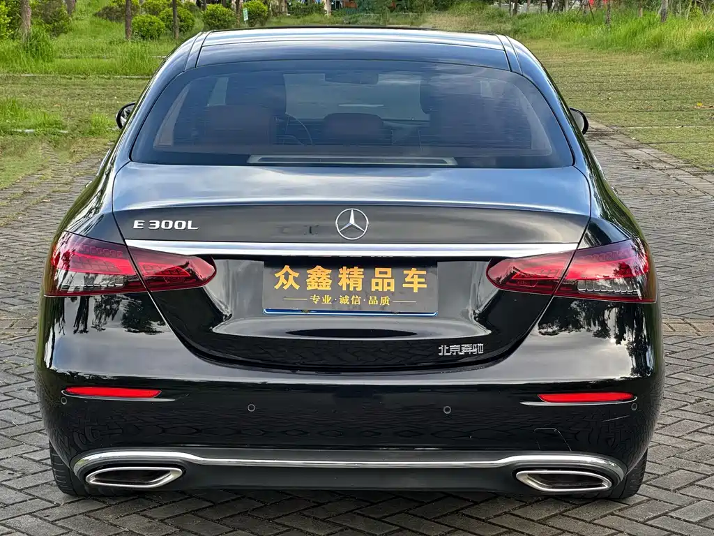 Mercedes-Benz E-Class 2023 — фото 13