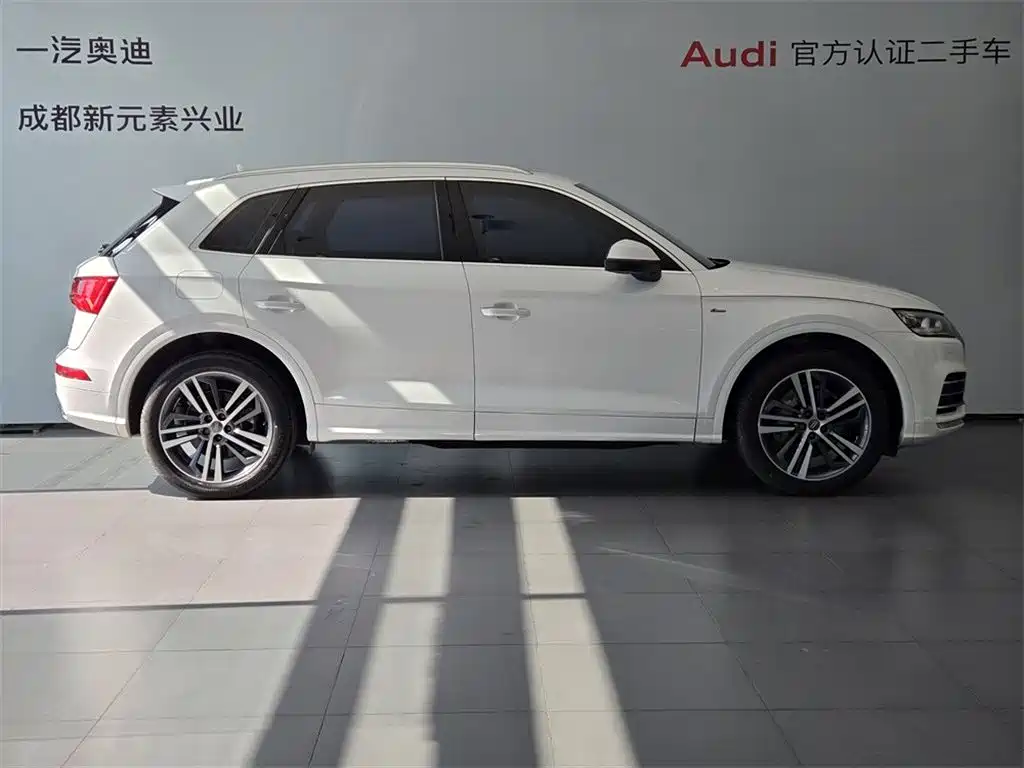Audi Q5L 2020 — фото 3