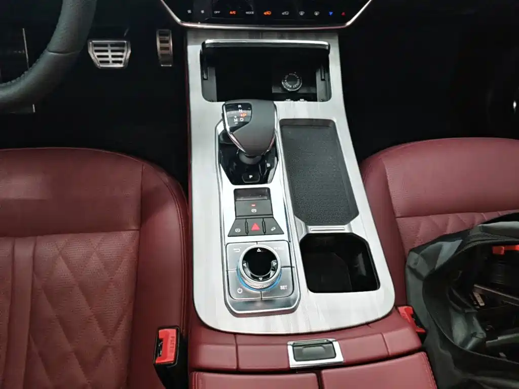 Jetour Jietu X70 PLUS 2023 — фото 14