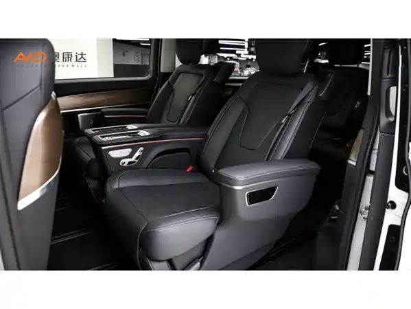 Mercedes-Benz V-Class 2024
