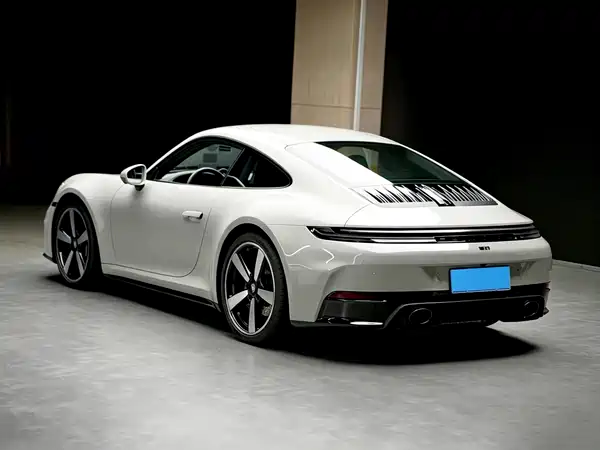 Porsche 911 2025