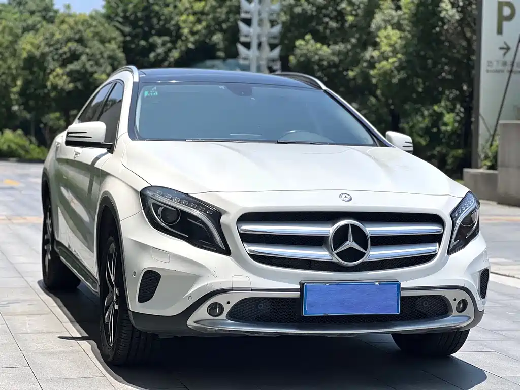 Mercedes-Benz GLA 2015