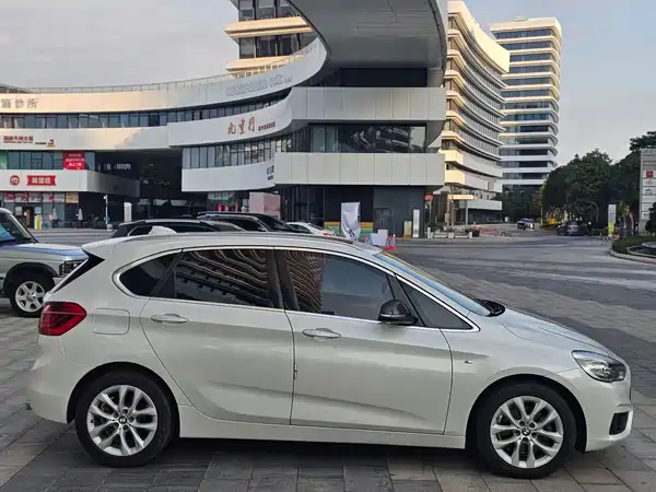BMW 2 Series Station Wagon 2016