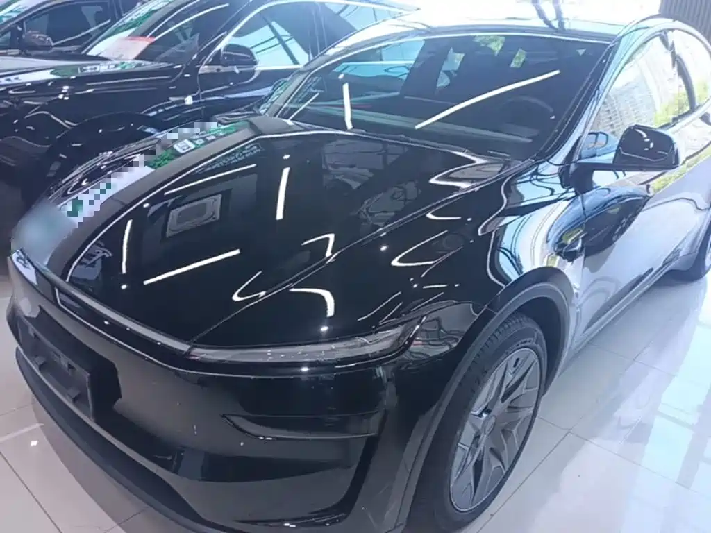 Tesla Model Y L 2026