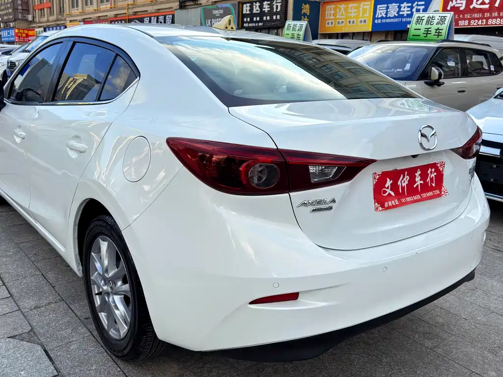 Mazda 3 Axela 2018 — фото 6