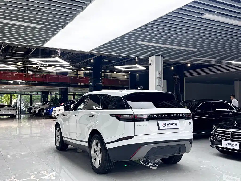 Land Rover Velar 2023 — фото 18
