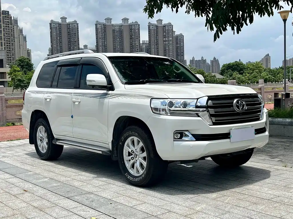 Toyota Land Cruiser 2018 — фото 3