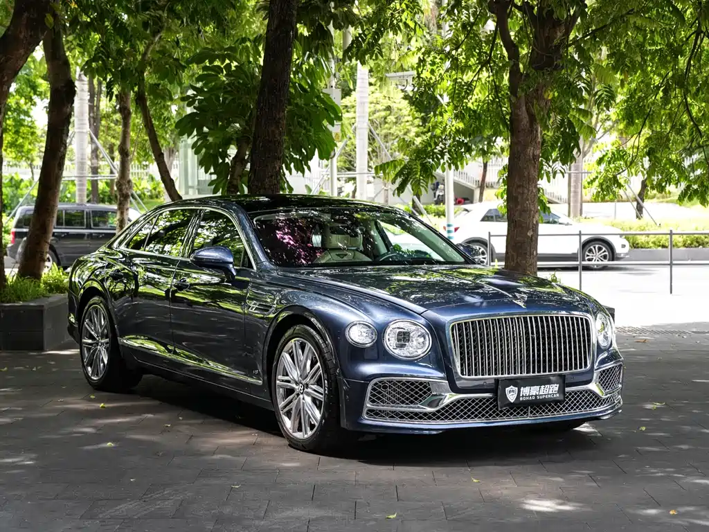 Bentley Flying Spur 2023 — фото 10