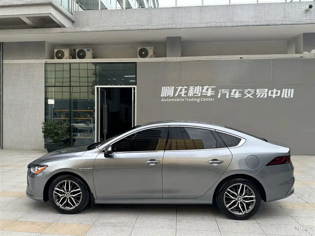 BYD Qin PLUS 2023 — фото 19