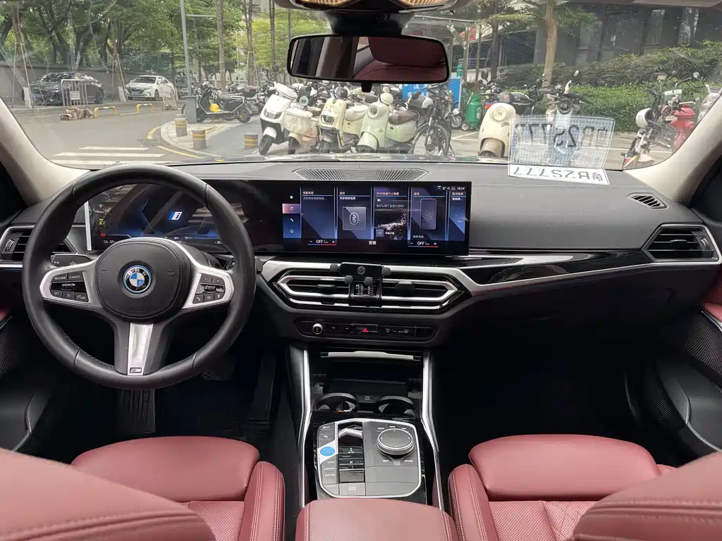 BMW i3 2023 — фото 13