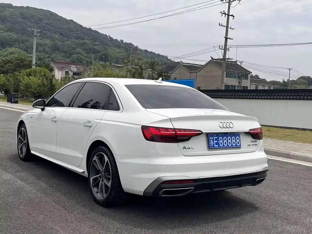 Audi A4L 2020 — фото 4