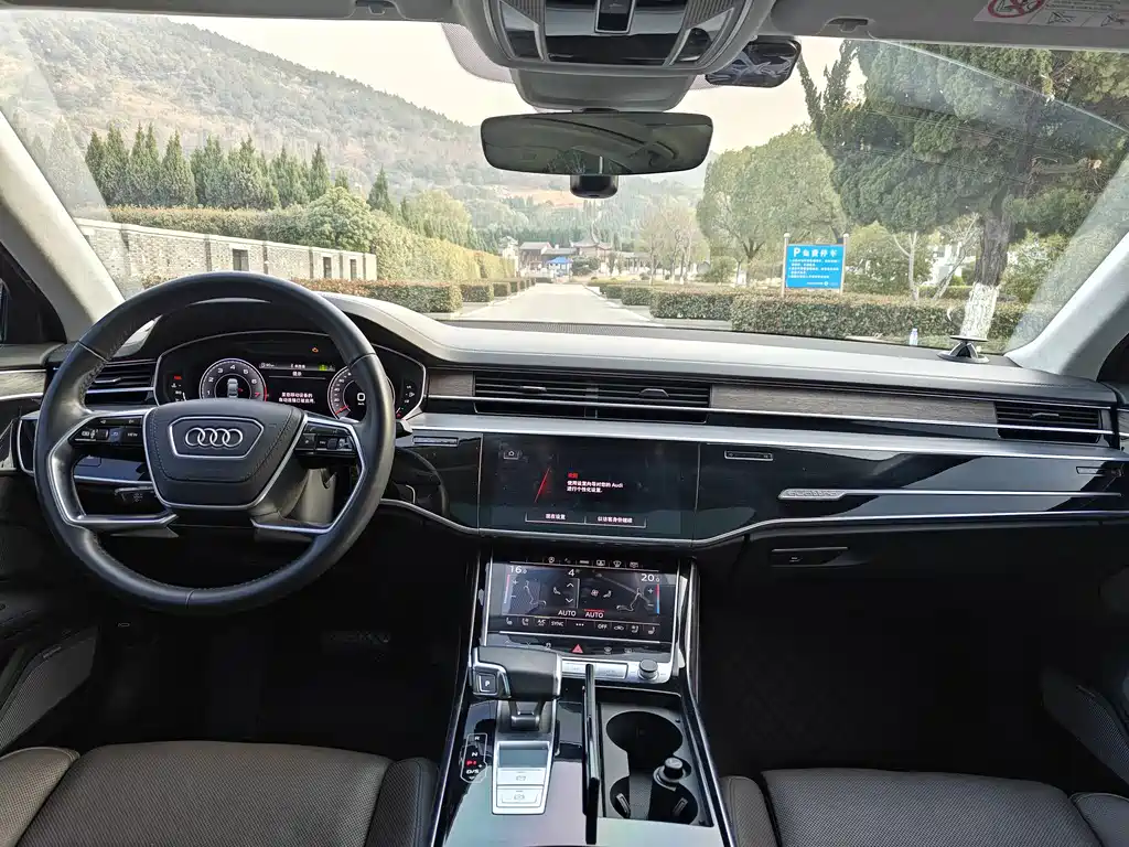 Audi A8 2021 — фото 11