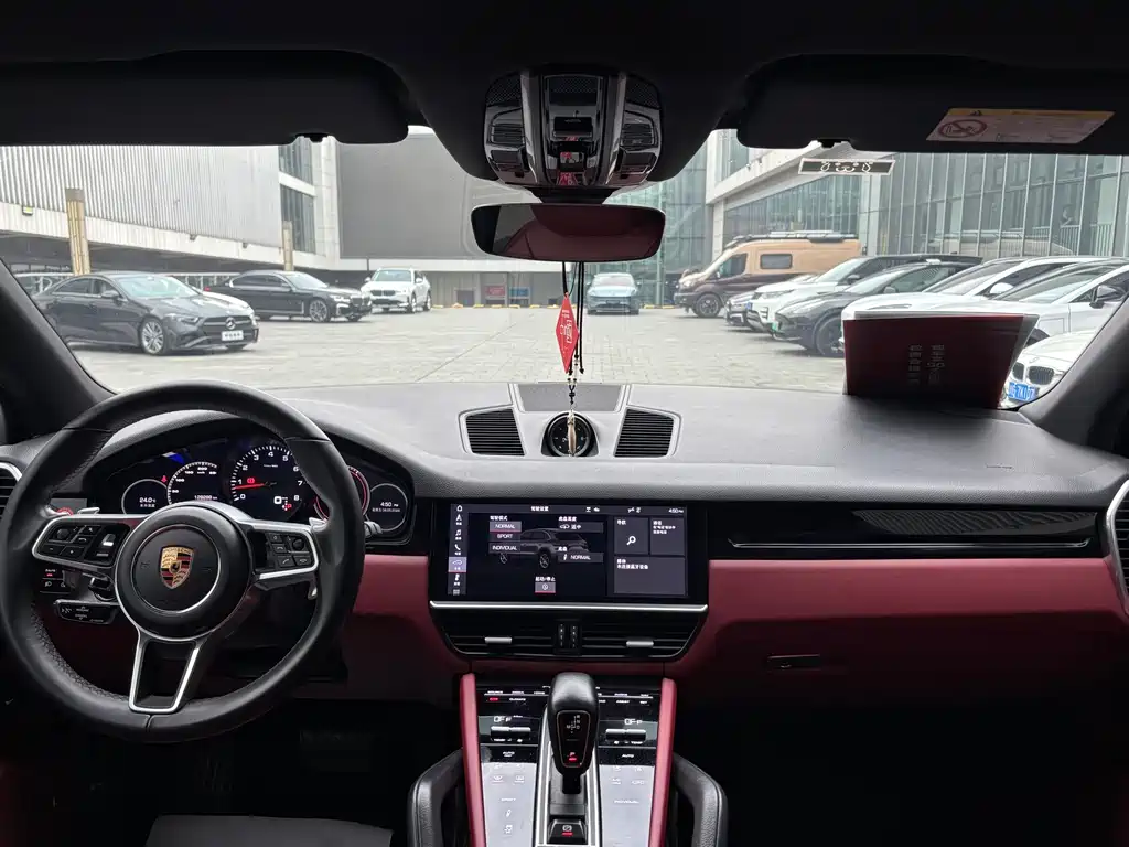 Porsche Cayenne 2020 — фото 16