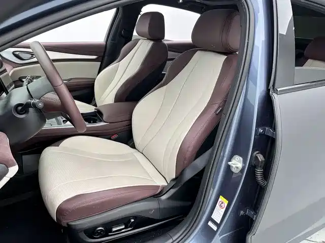 BYD Seal 07 DM-i 2025 — фото 18