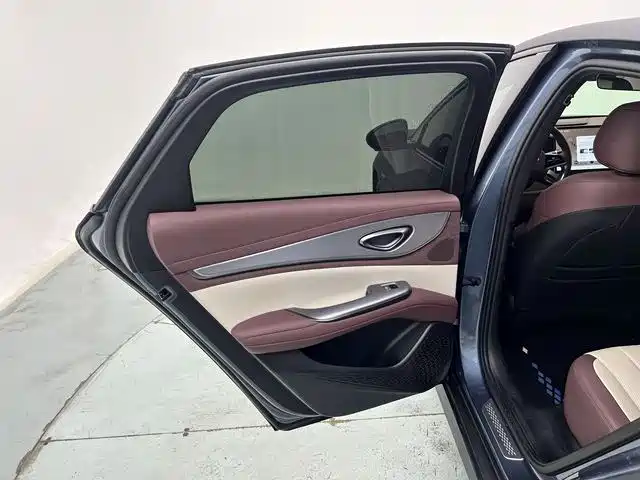 BYD Seal 07 DM-i 2025 — фото 7