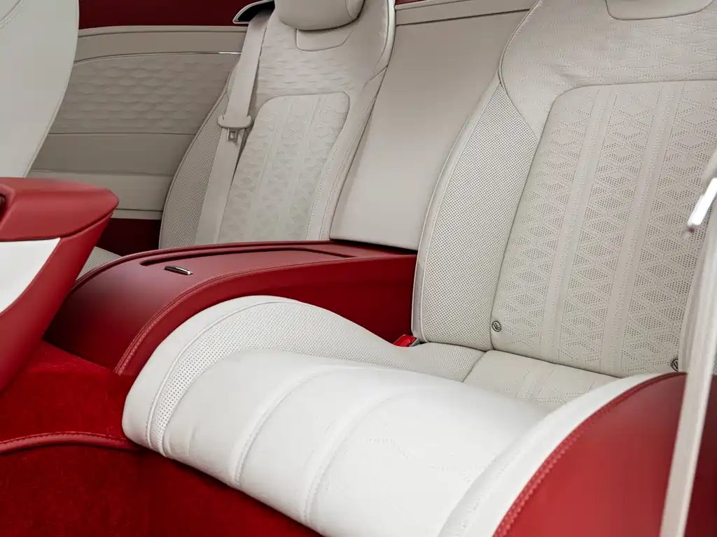 Bentley Continental PHEV 2025 — фото 16