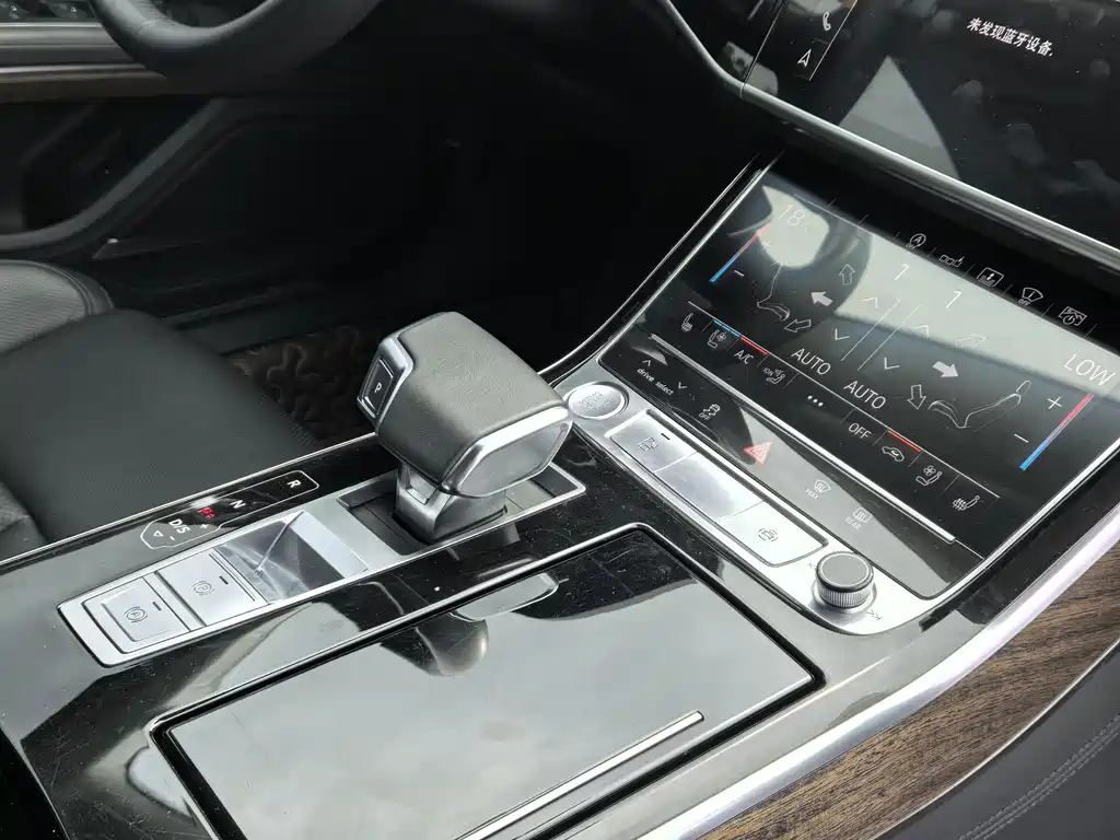 Audi A8 2020 — фото 10