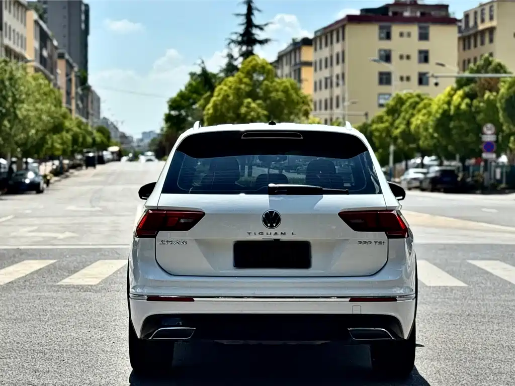 Volkswagen Tiguan L 2021 — фото 8