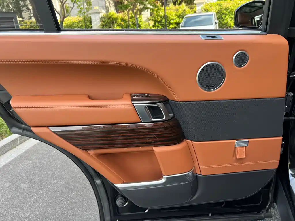 Land Rover Range Rover 2015 — фото 18
