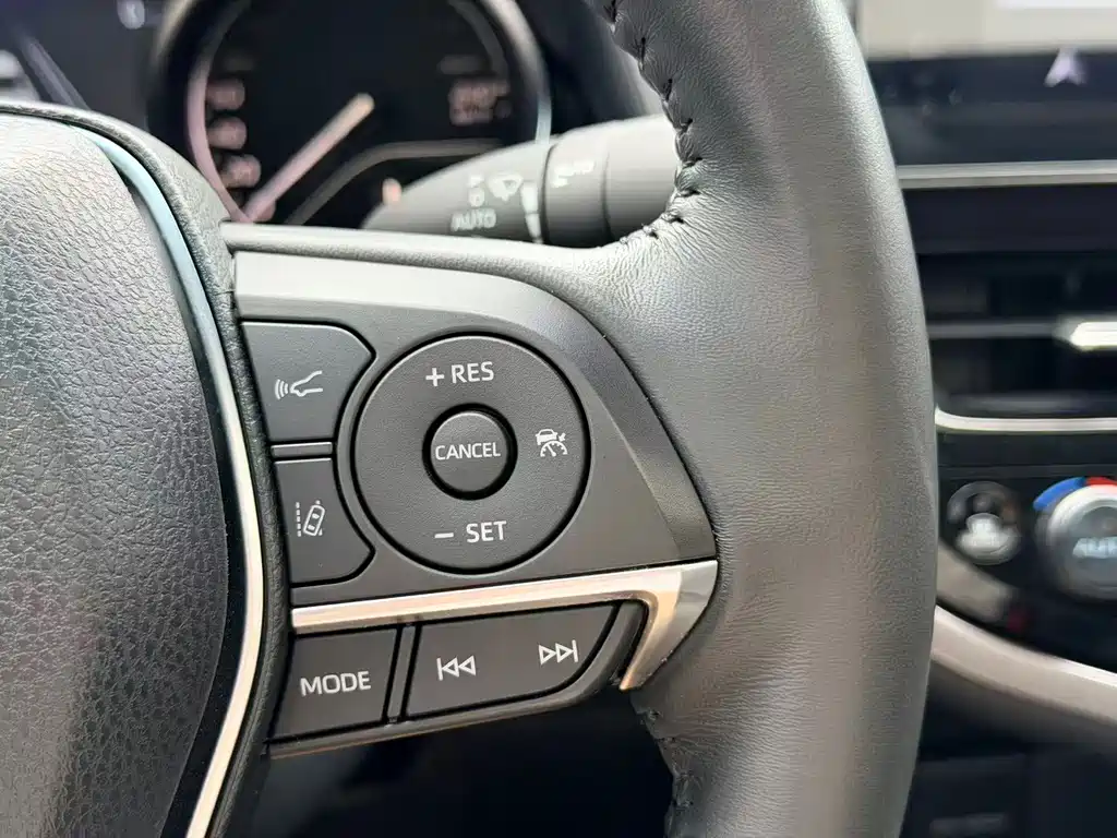 Toyota Camry 2023 — фото 22